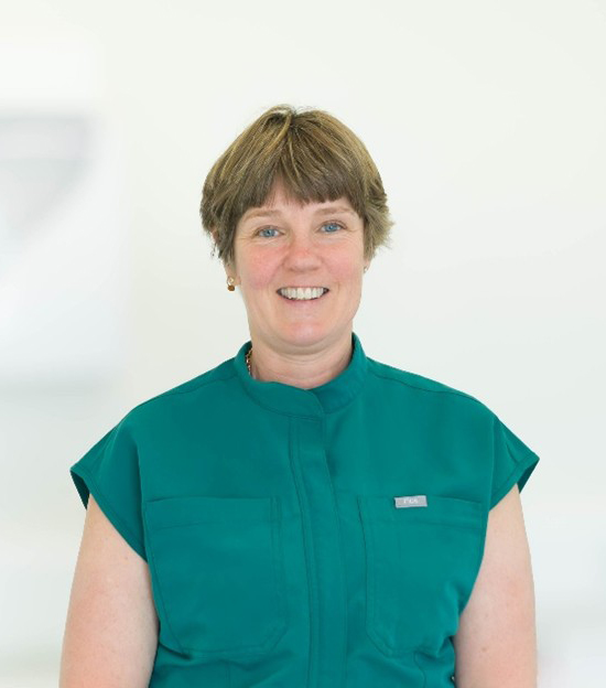 Dr Justine Elliott